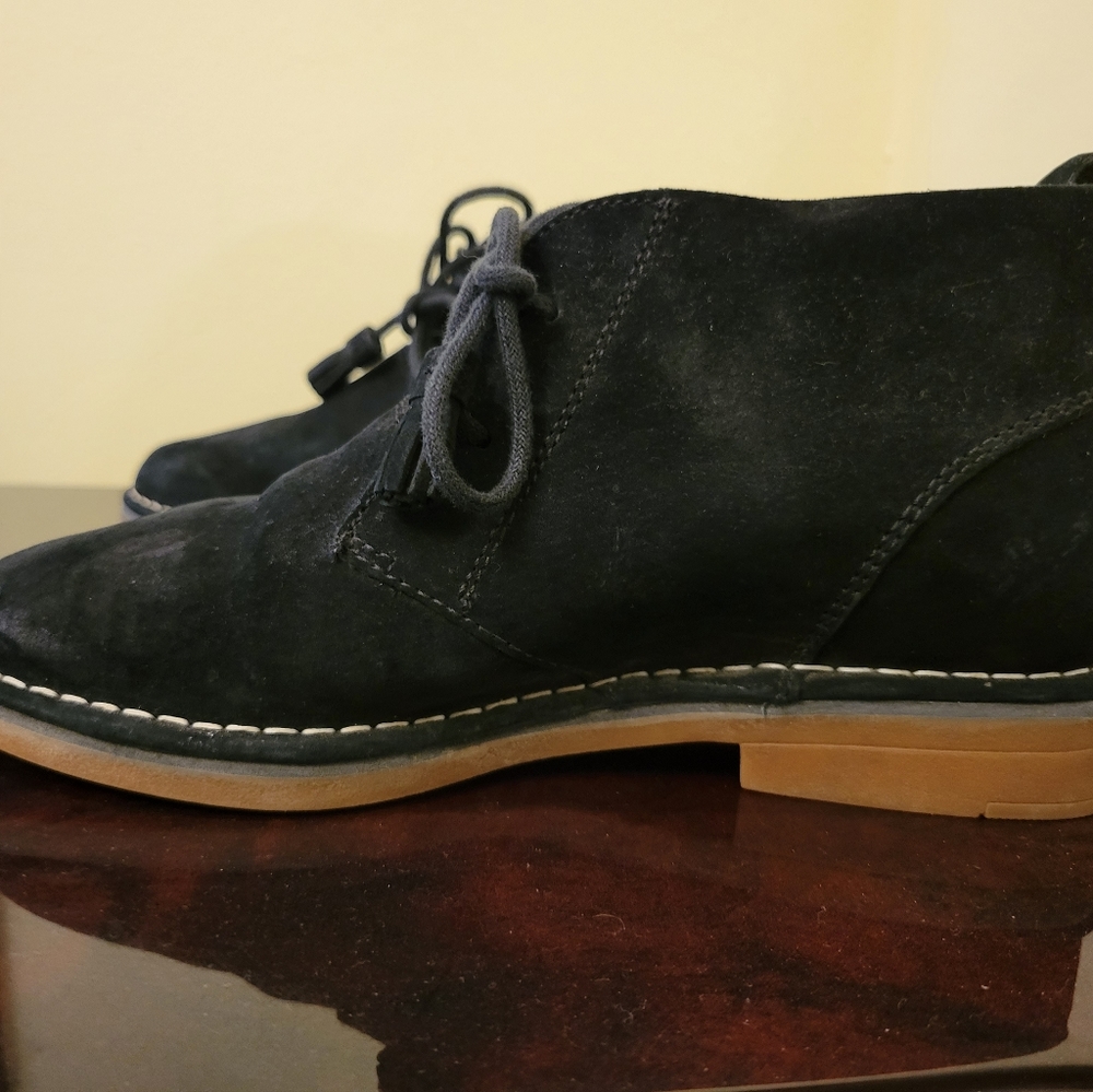 Shoes - Picture 3 of 7